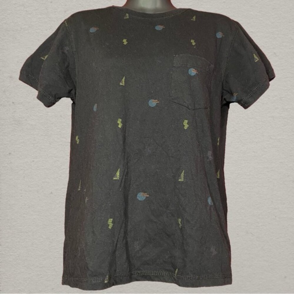 Super Massive Black 80s Shapes Graphic Pocket Tee